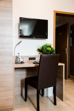 Minibar, desk, blackout drapes, free WiFi - Hotel Palko Garni (Dingolfing)