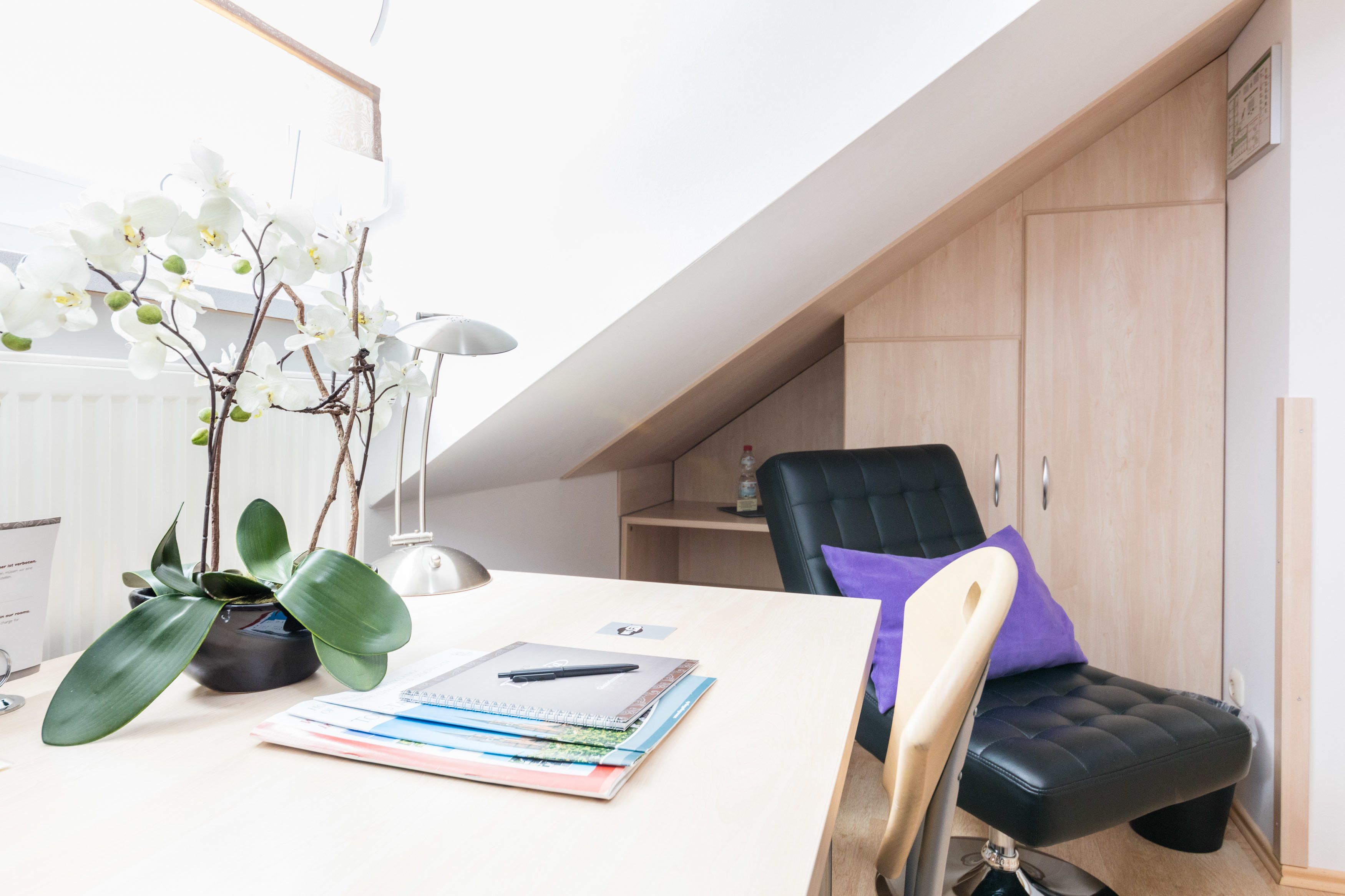 standard single room | room amenity