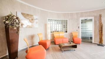 Àrea amb seients del vestíbul