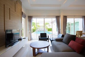 3-Bedroom Villa with Private Pool | Wohnbereich