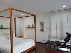 3 kamar tidur, seprai premium, brankas, dan tirai kedap cahaya