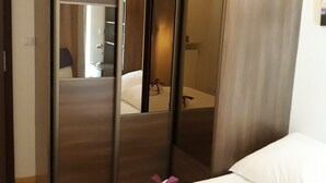 デラックス アパートメント | アイロン / アイロン台、WiFi (無料)、客室ごとに異なる装飾、客室ごとに異なるインテリア