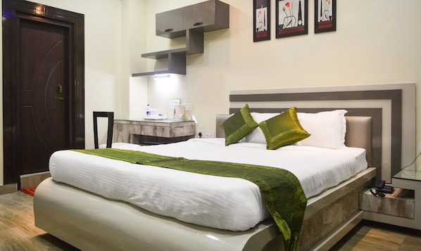 Desk, iron/ironing board, free WiFi