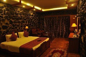 In-room safe, iron/ironing board, free WiFi, bed sheets - Jem Valley (Kodaikanal)