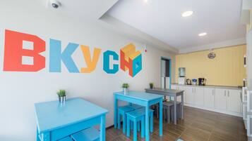 Free daily continental breakfast