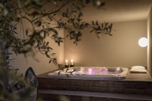 Suíte estúdio executiva | Banheira de hidromassagem particular