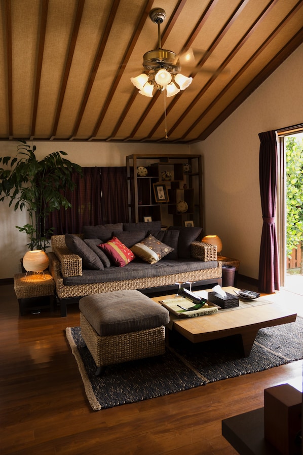 Deluxe Villa | Living area | Flat-screen TV, DVD player - Cottage Hakuraku (Onna)