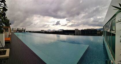 Sunset Sea View Vacation Condos & Infinity Pool