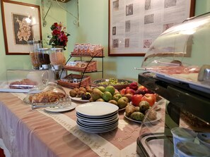 Breakfast buffet - Villa Alberta Hotel (Pula)