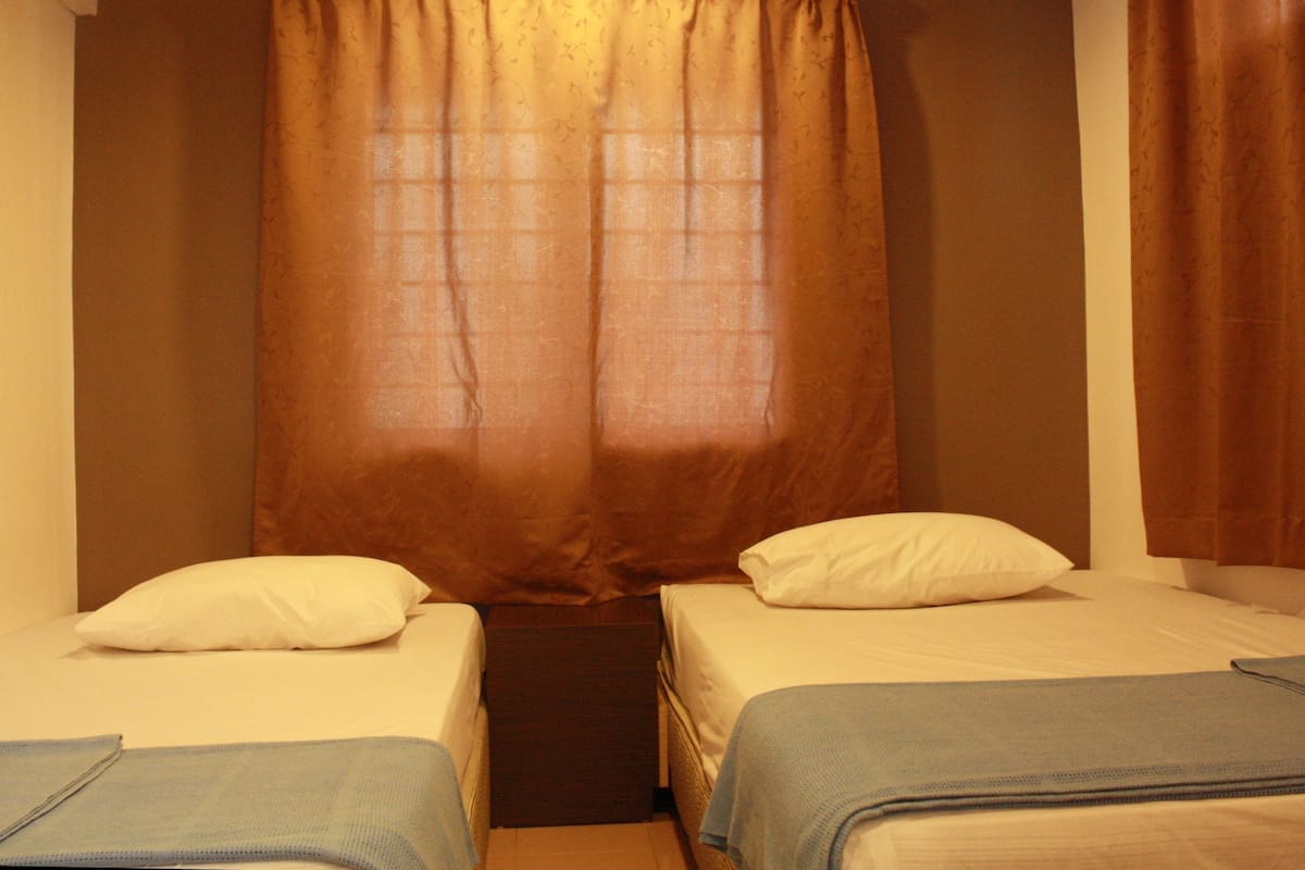 House, 6 Bedrooms | 6 bedrooms, rollaway beds, free WiFi