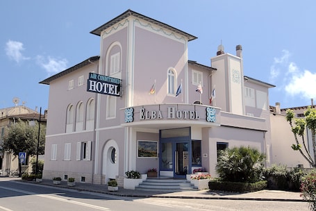 Front of property. Elba Hotel
