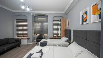 O) Family Suite | 埃及棉床單、高級寢具、房內夾萬、書桌