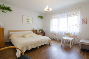 Kamar Triple, kamar mandi umum | Setrika/meja setrika, Wi-Fi gratis, dan seprai linen