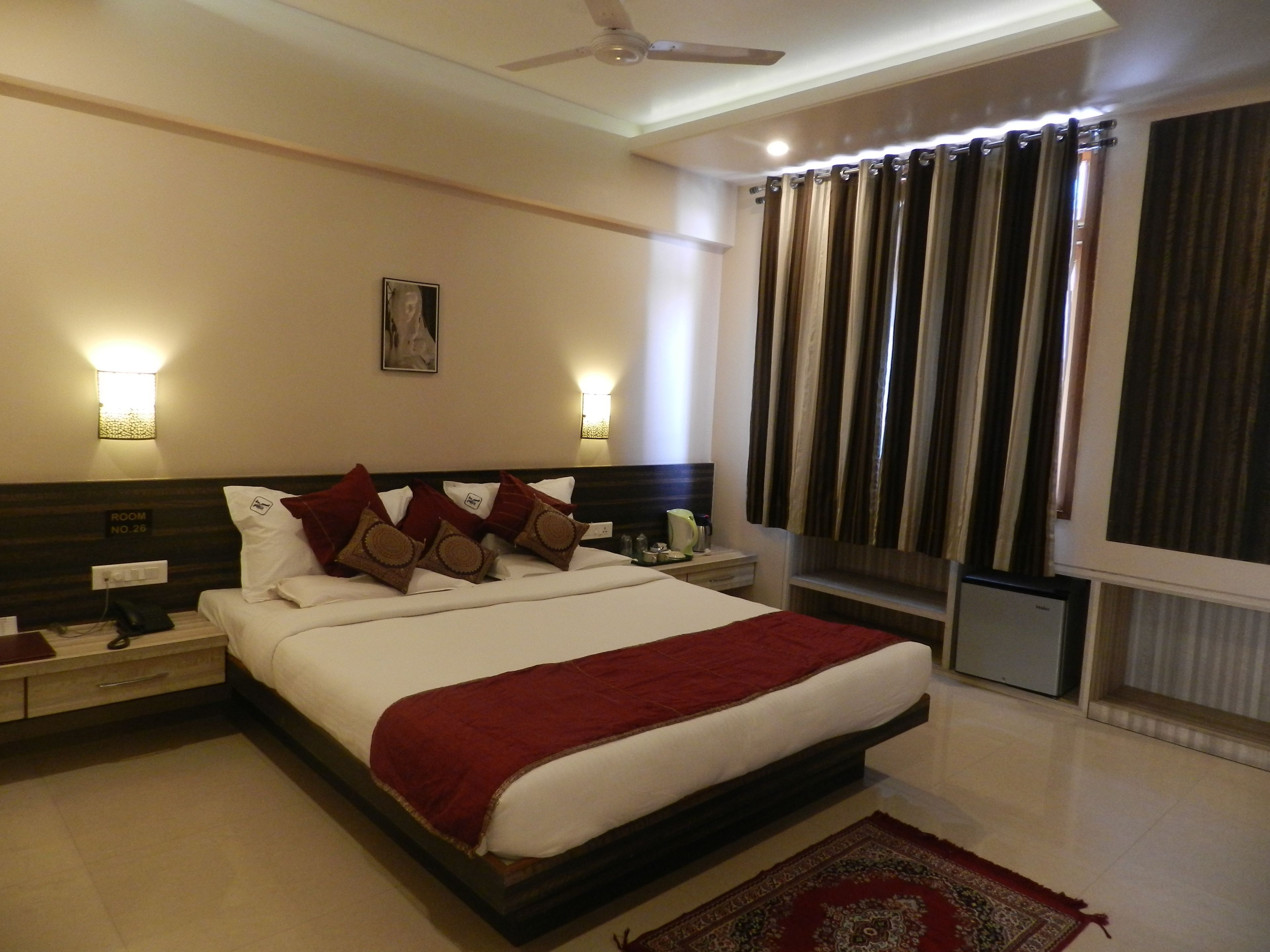 In-room safe, individually furnished, desk, laptop workspace
