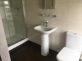 Doppelzimmer, mit Bad | Badezimmer