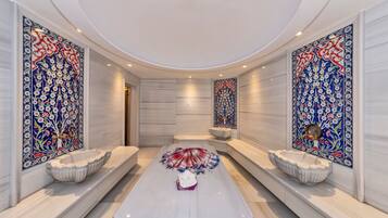 Couples treatment rooms, sauna, steam room, deep-tissue massages