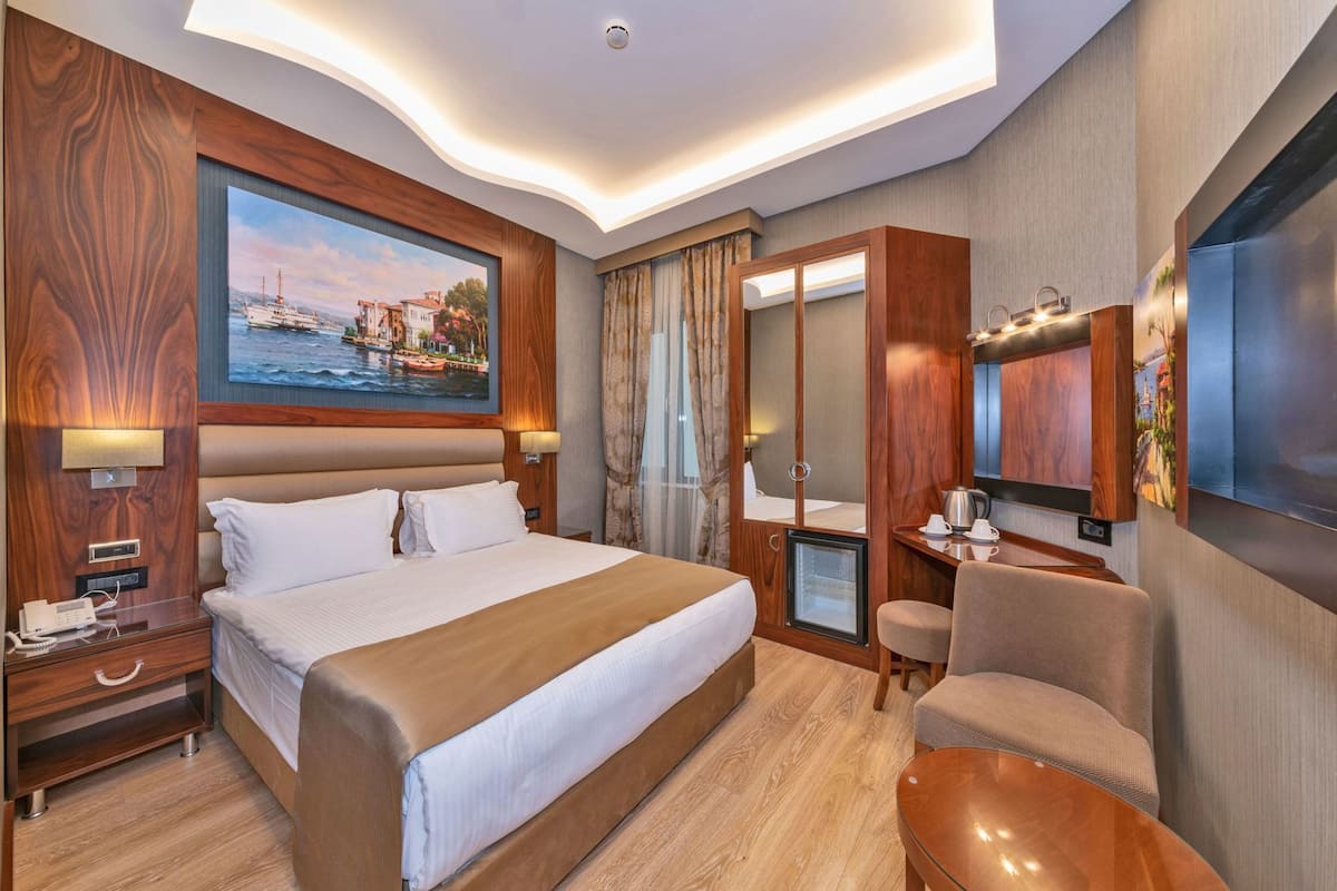 Minibar, in-room safe, desk, blackout curtains