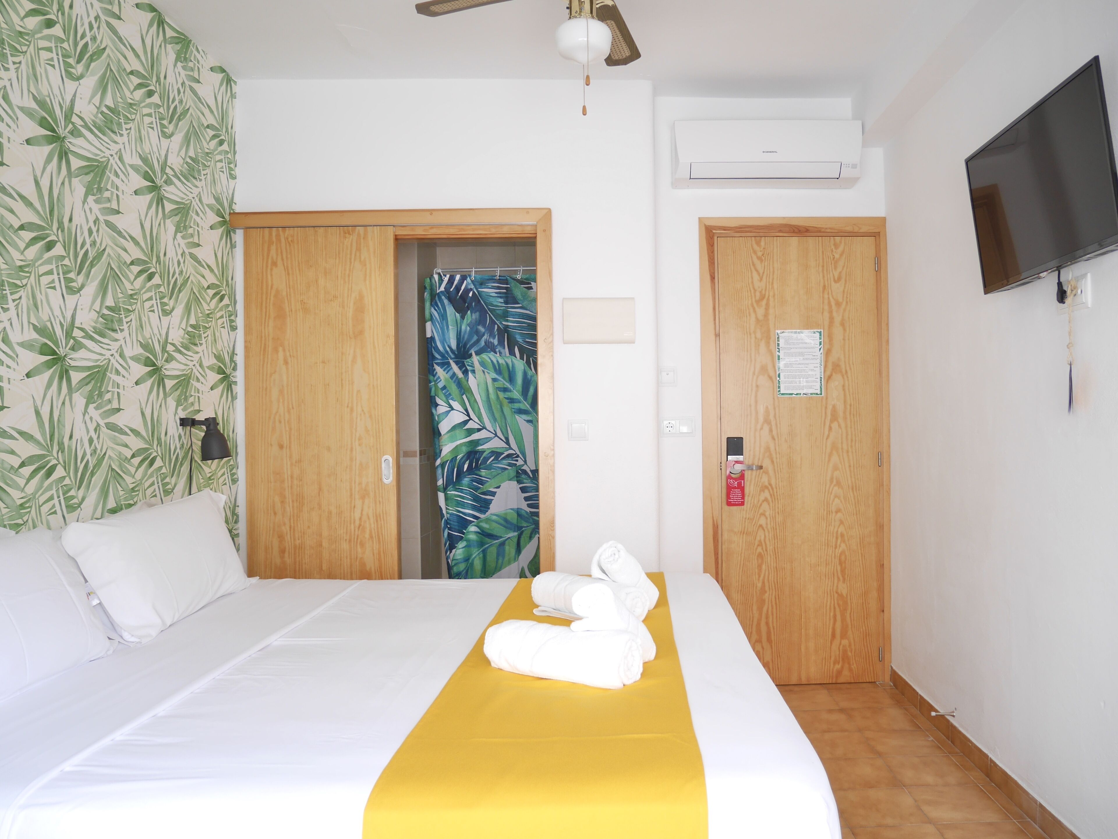 Photo - Nanit Rooms Ibiza Hostal