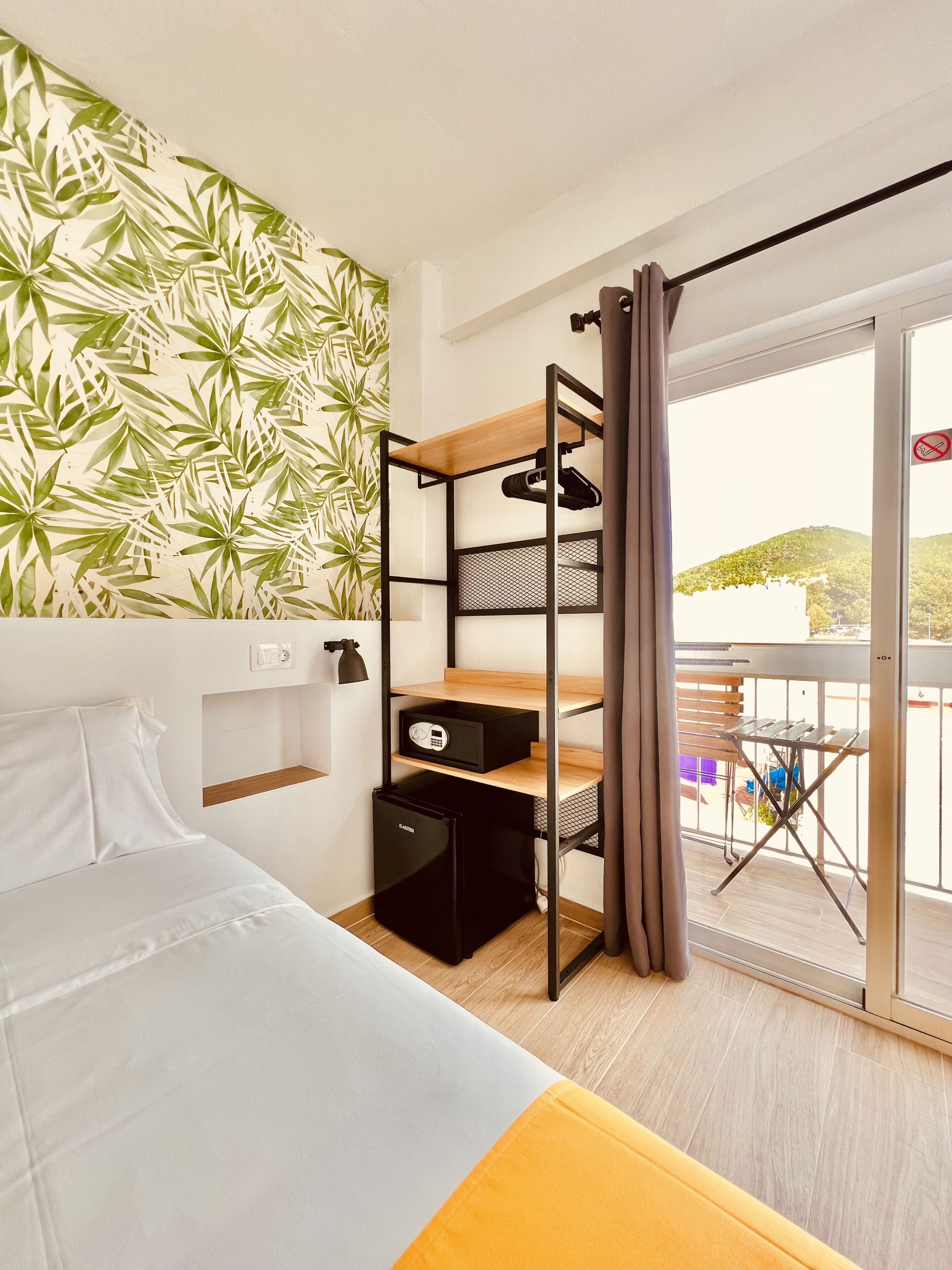 Photo - Nanit Rooms Ibiza Hostal