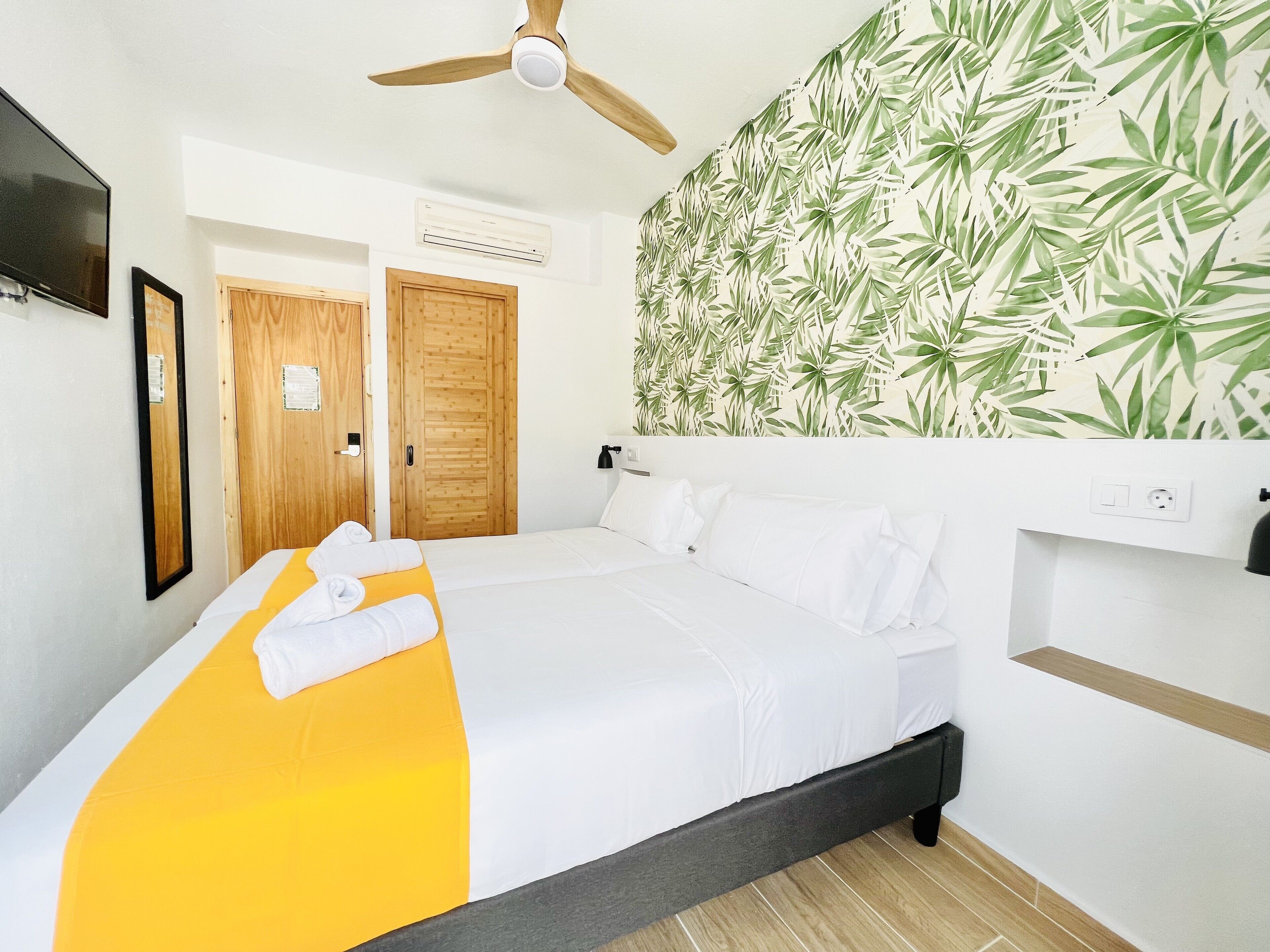 Photo - Nanit Rooms Ibiza Hostal