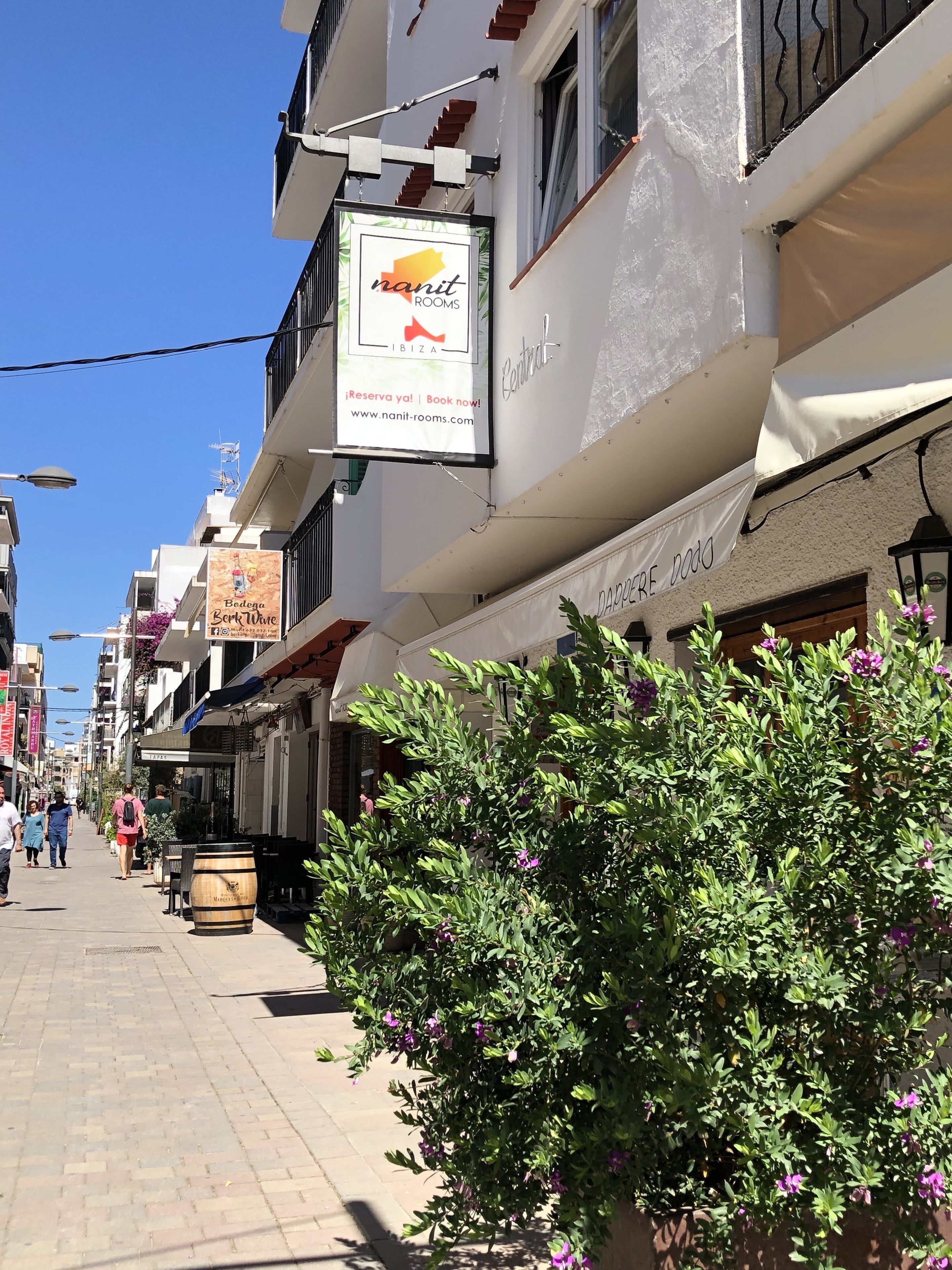 Photo - Nanit Rooms Ibiza Hostal