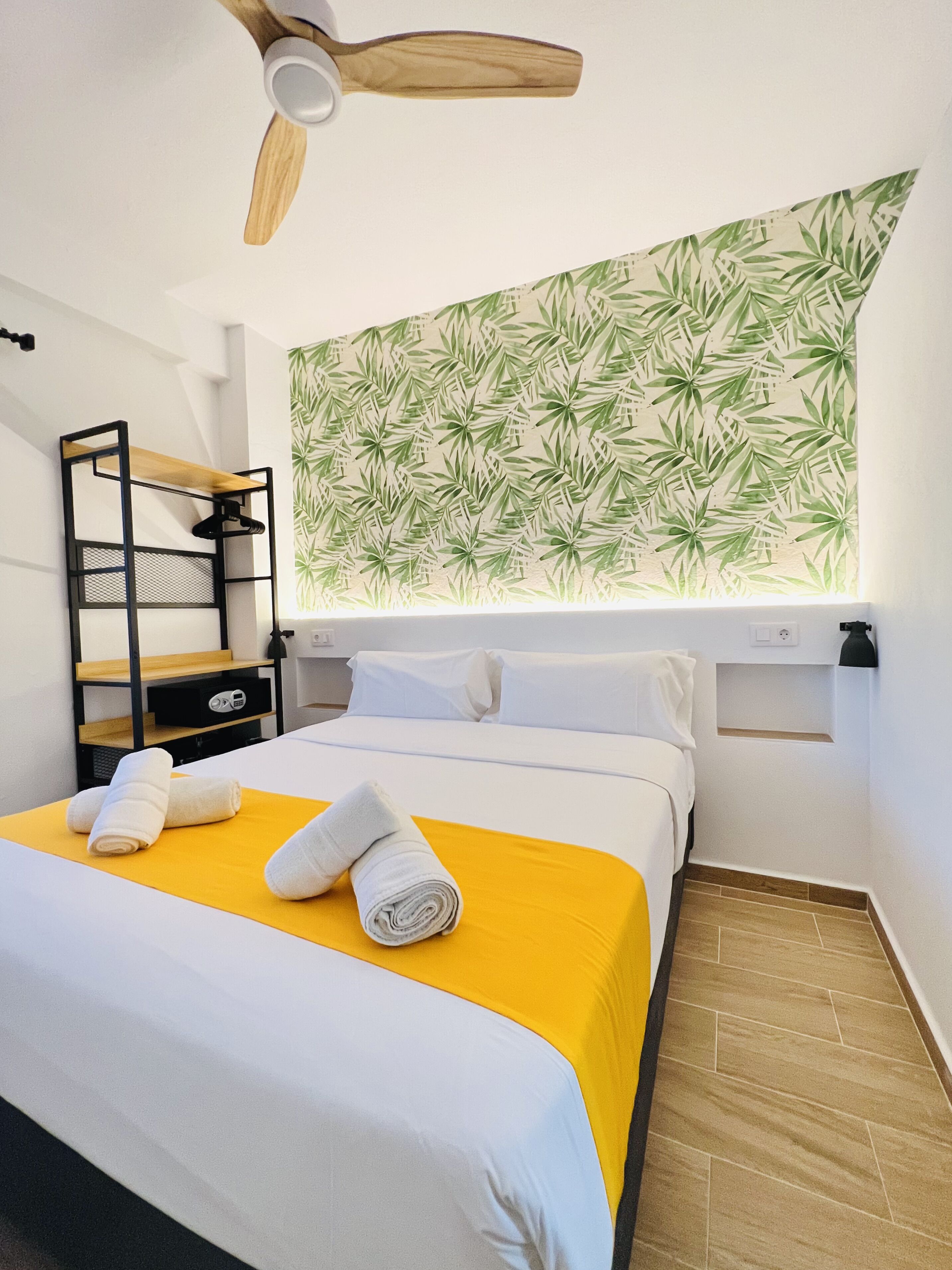 Photo - Nanit Rooms Ibiza Hostal