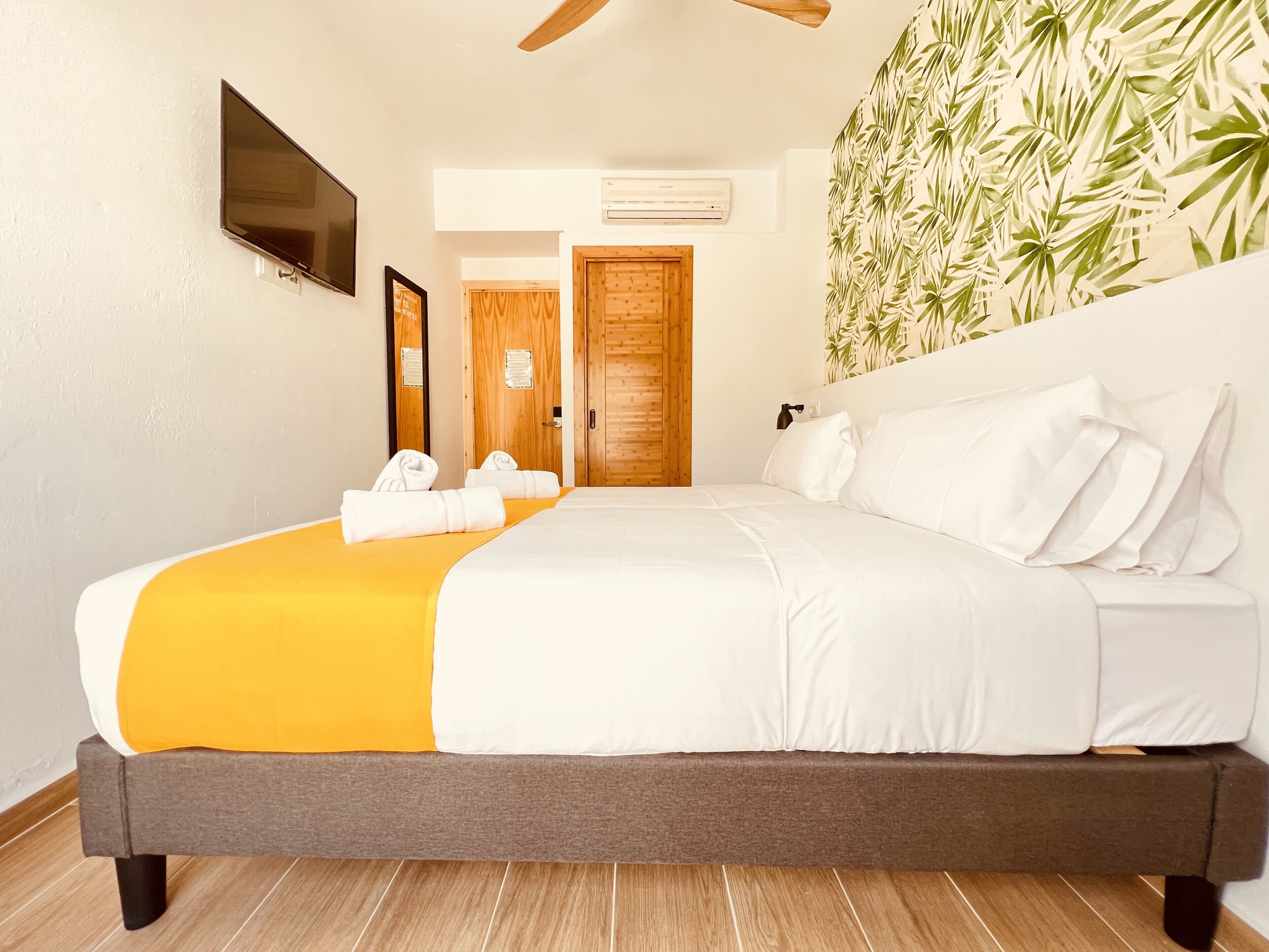 Photo - Nanit Rooms Ibiza Hostal