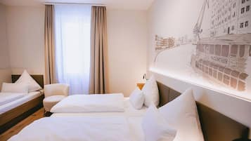 Triple Room | Hypo-allergenic bedding available, in-room safe, desk, laptop workspace