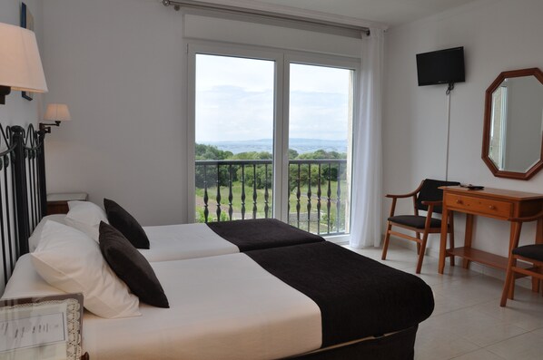 Twin Room | Free WiFi - Casa María O Grove (O Grove)