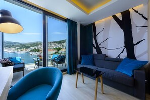 Executive Apartment, 1 Bedroom, Terrace, Sea View | Living area