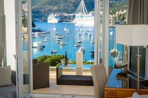 Monolocale comfort, terrazzo, vista mare | Vista dalla camera