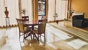Ảnh chưa phân loại, 2 trong số 56 ảnh, nút