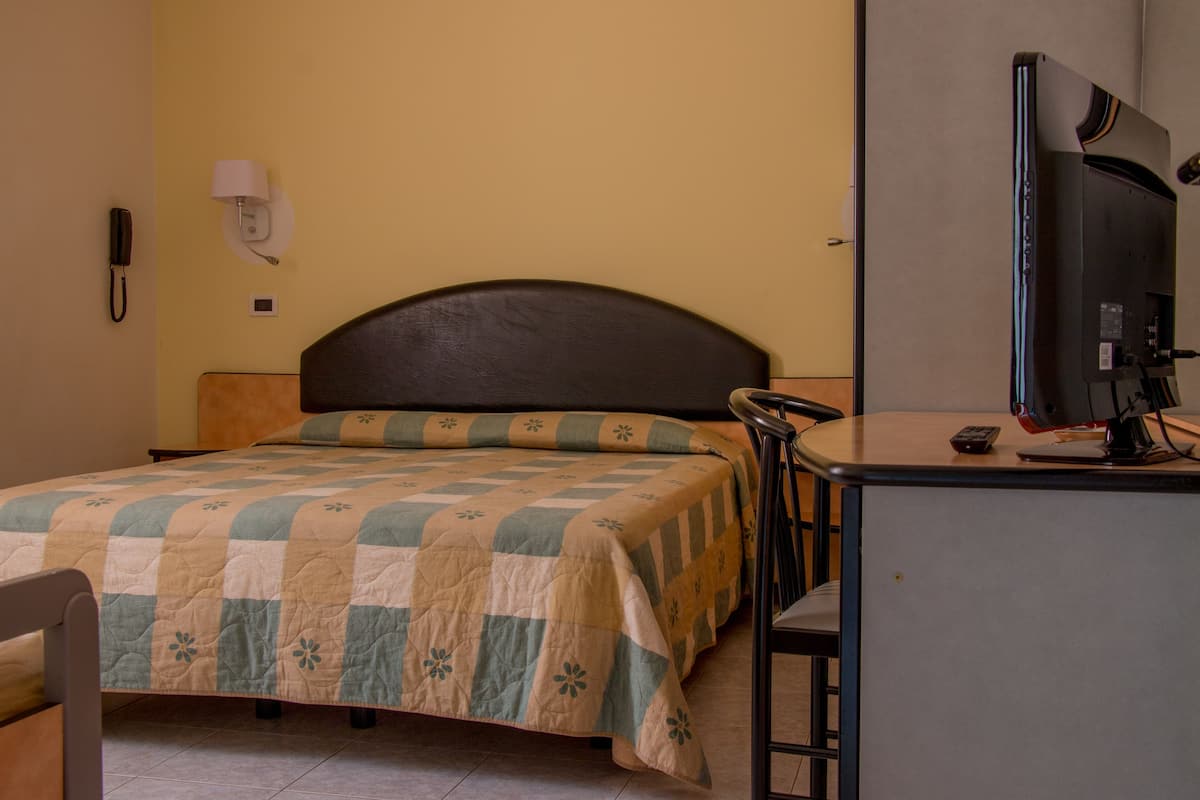 Tripla Standard, 1 camera da letto | Una cassaforte in camera, una scrivania, postazione laptop