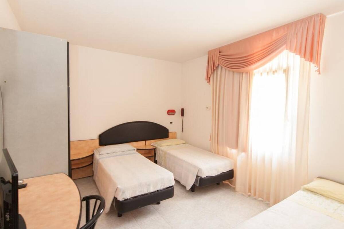 in-room safe, desk, laptop workspace, free wifi