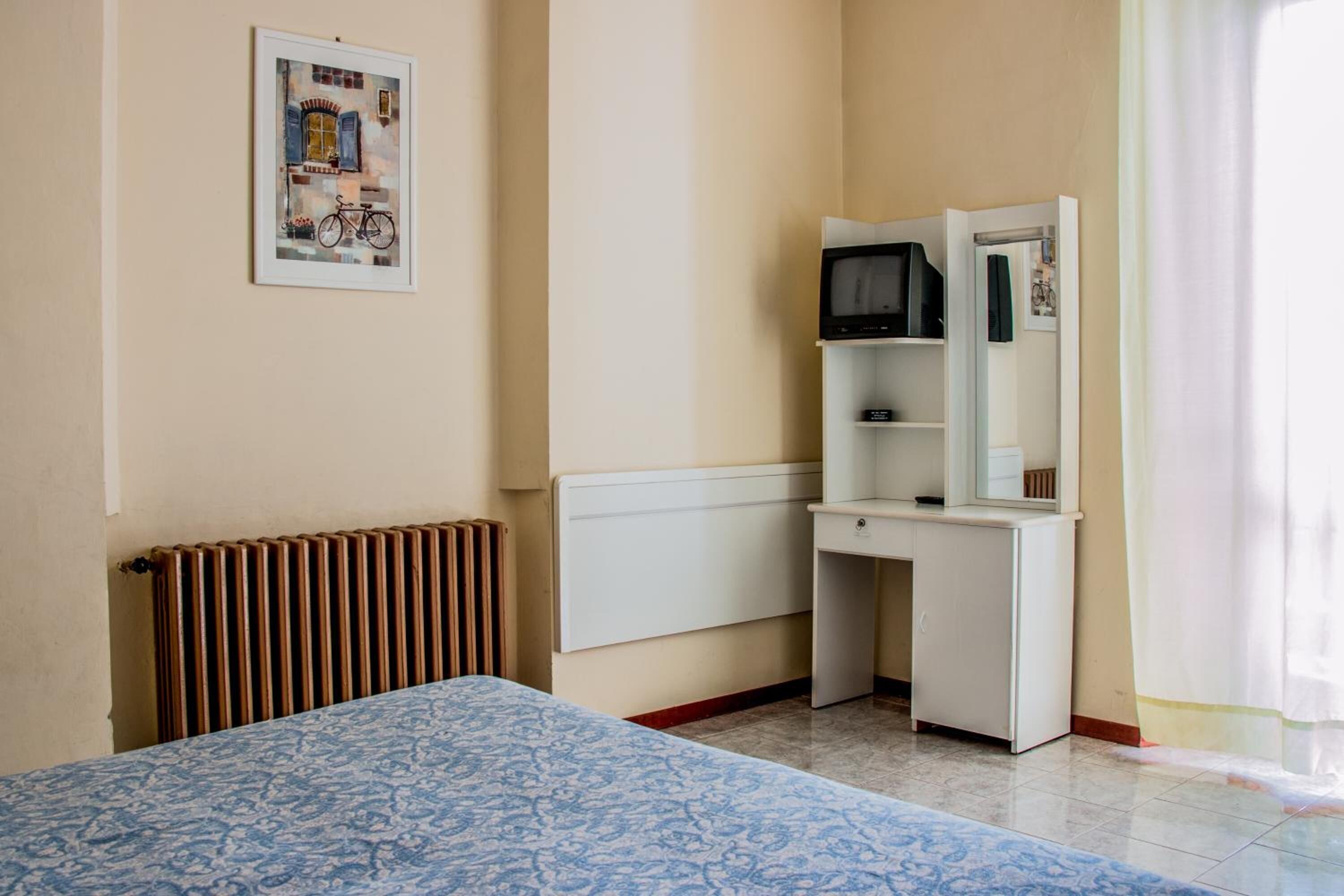 in-room safe, desk, laptop workspace, free wifi