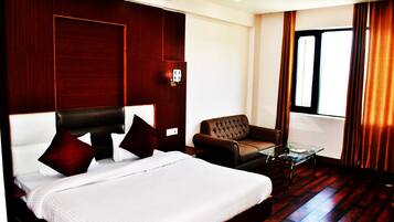 Minibar, in-room safe, iron/ironing board, free WiFi