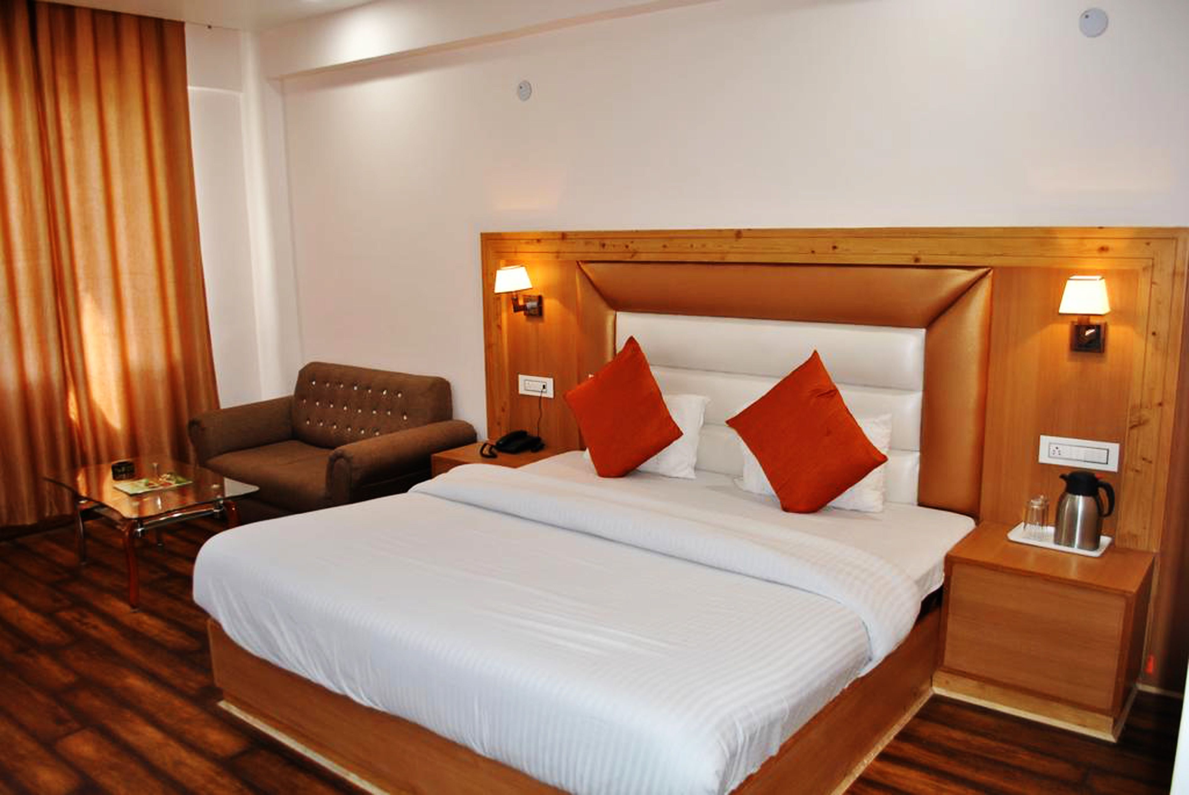 Minibar, in-room safe, iron/ironing board, free WiFi
