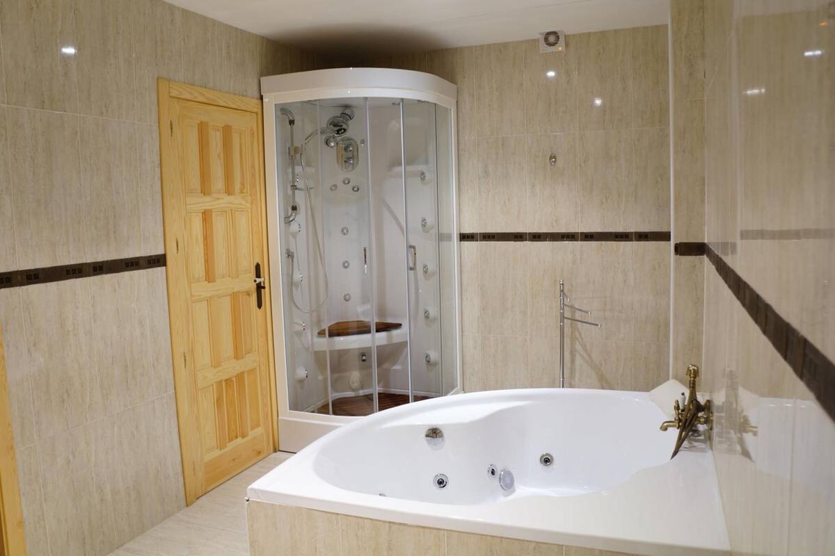 free toiletries, hair dryer, towels