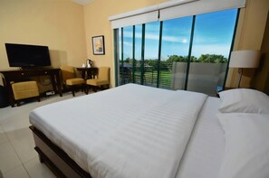 Ropa de cama hipoalergénica, escritorio, wifi gratis y ropa de cama 