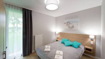 Basic Apartment, 2 Bedrooms | Hypo-allergenic bedding, free WiFi, bed sheets