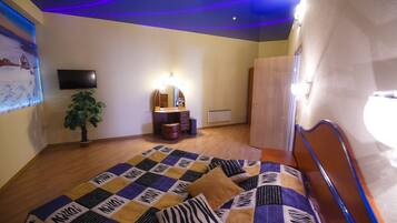 Luxury Double Room | Free WiFi, bed sheets