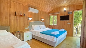 Individually decorated, iron/ironing board, free WiFi, bed sheets - Garden Pansiyon (Kemer)