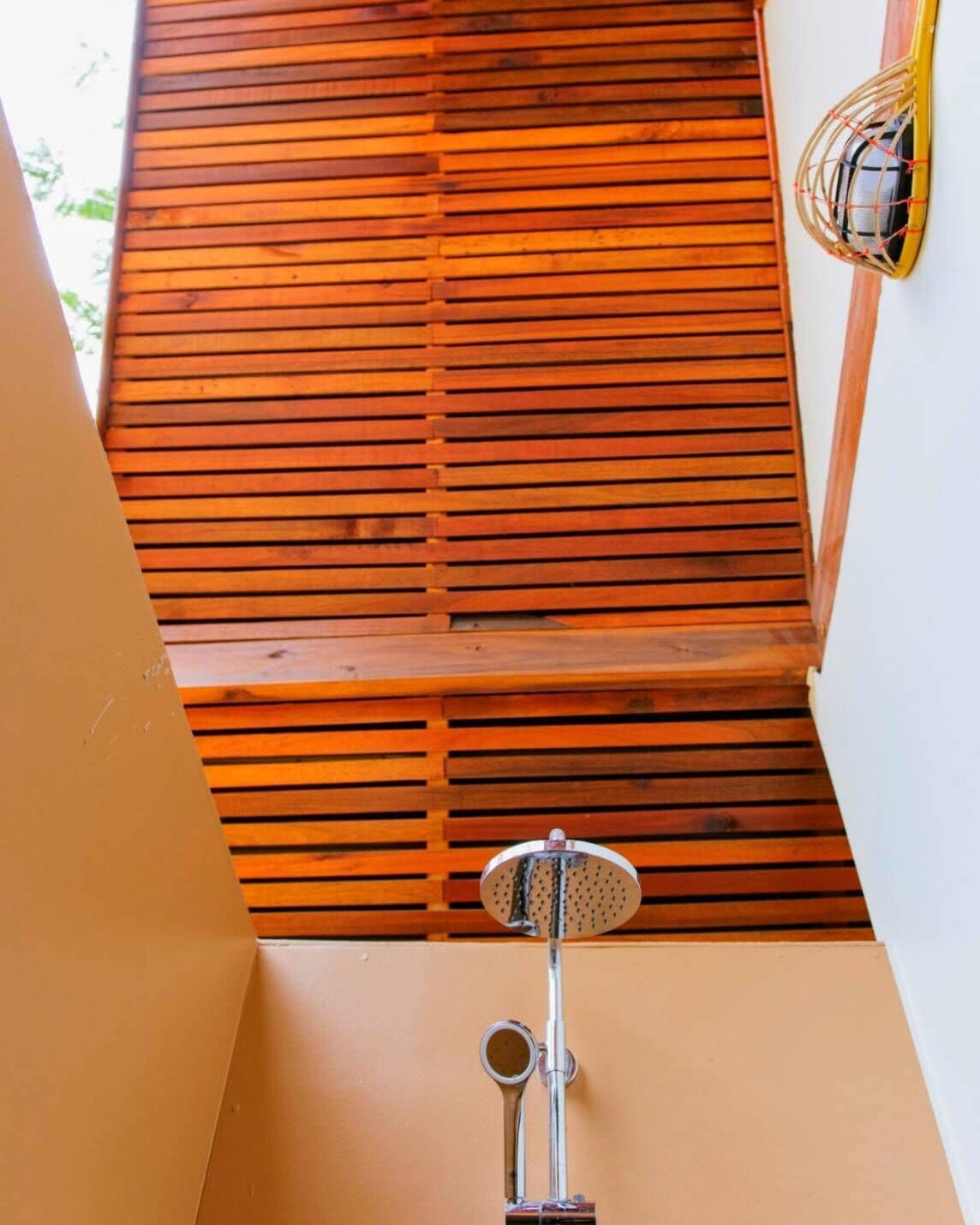 shower, rainfall showerhead, hair dryer, bidet