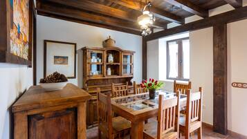 Casa, 5 dormitoris | Menjador