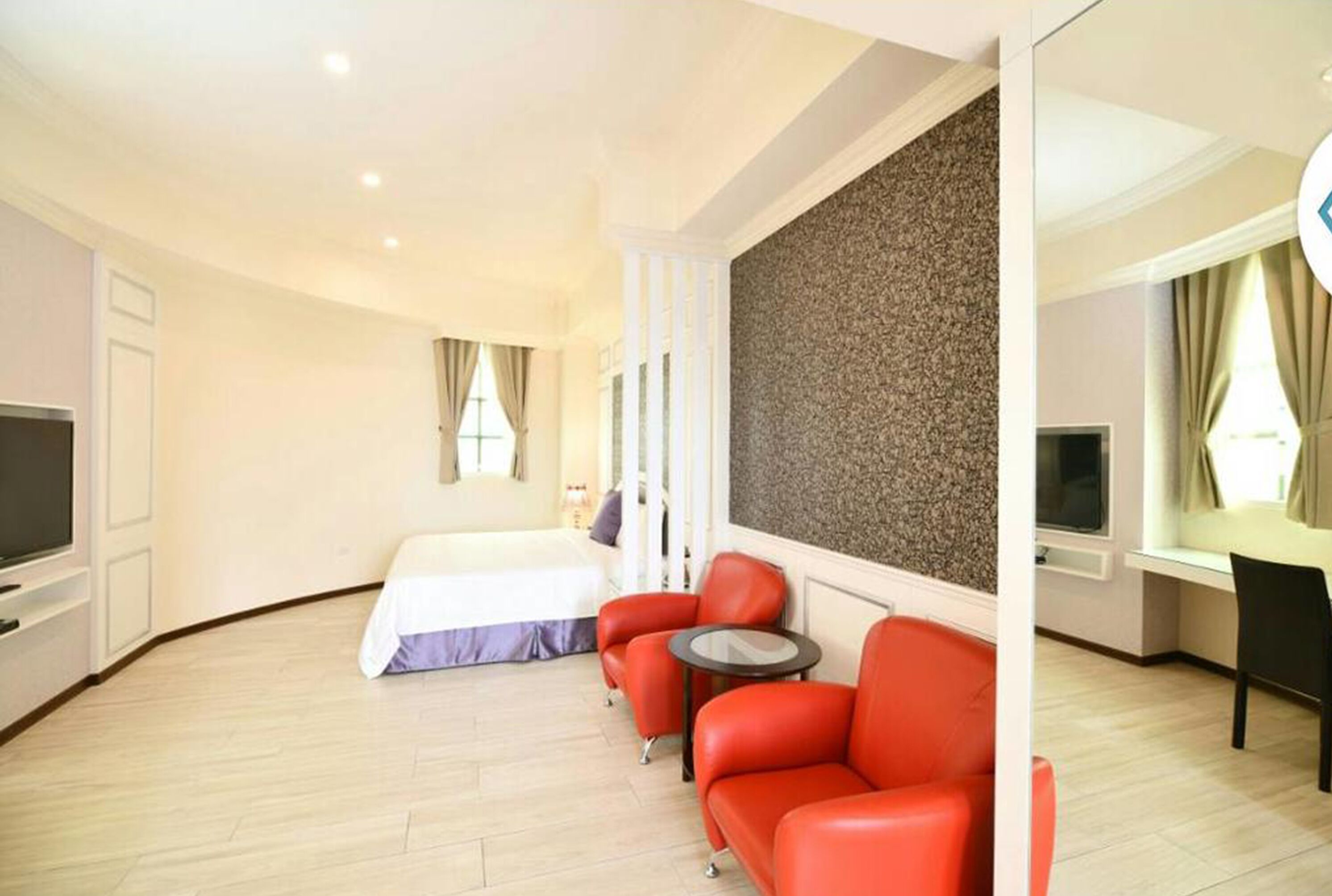 premium double room | desk, free wifi, bed sheets