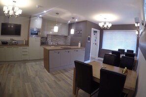 Breakfast area - (Camberley)