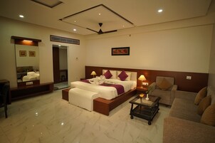 Luxury Suite, 1 Double Bed | Desk, rollaway beds, free WiFi, bed sheets