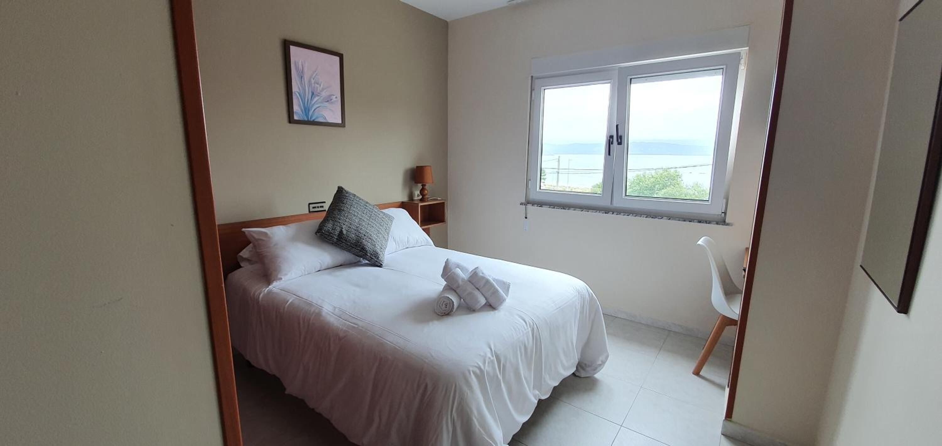 Desk, free WiFi, bed sheets