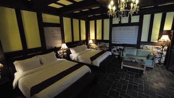 House, 3 Bedrooms, Private Pool | Minibar, in-room safe, desk, soundproofing