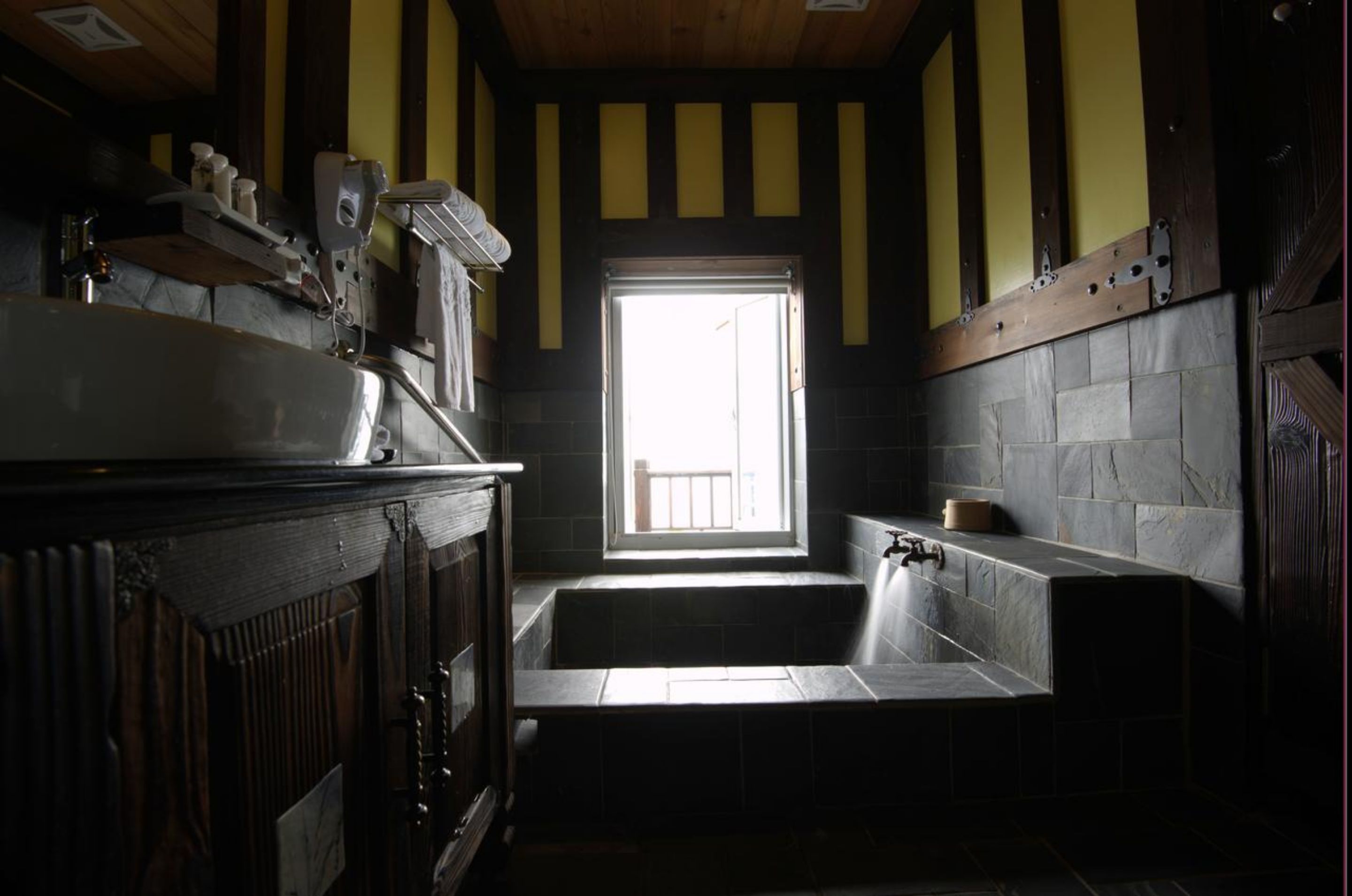 superior quadruple room, sea view | bathroom | separate bathtub and shower, deep-soaking bathtub, free toiletries